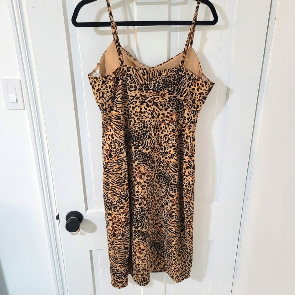 Dress - Picture 5 of 5